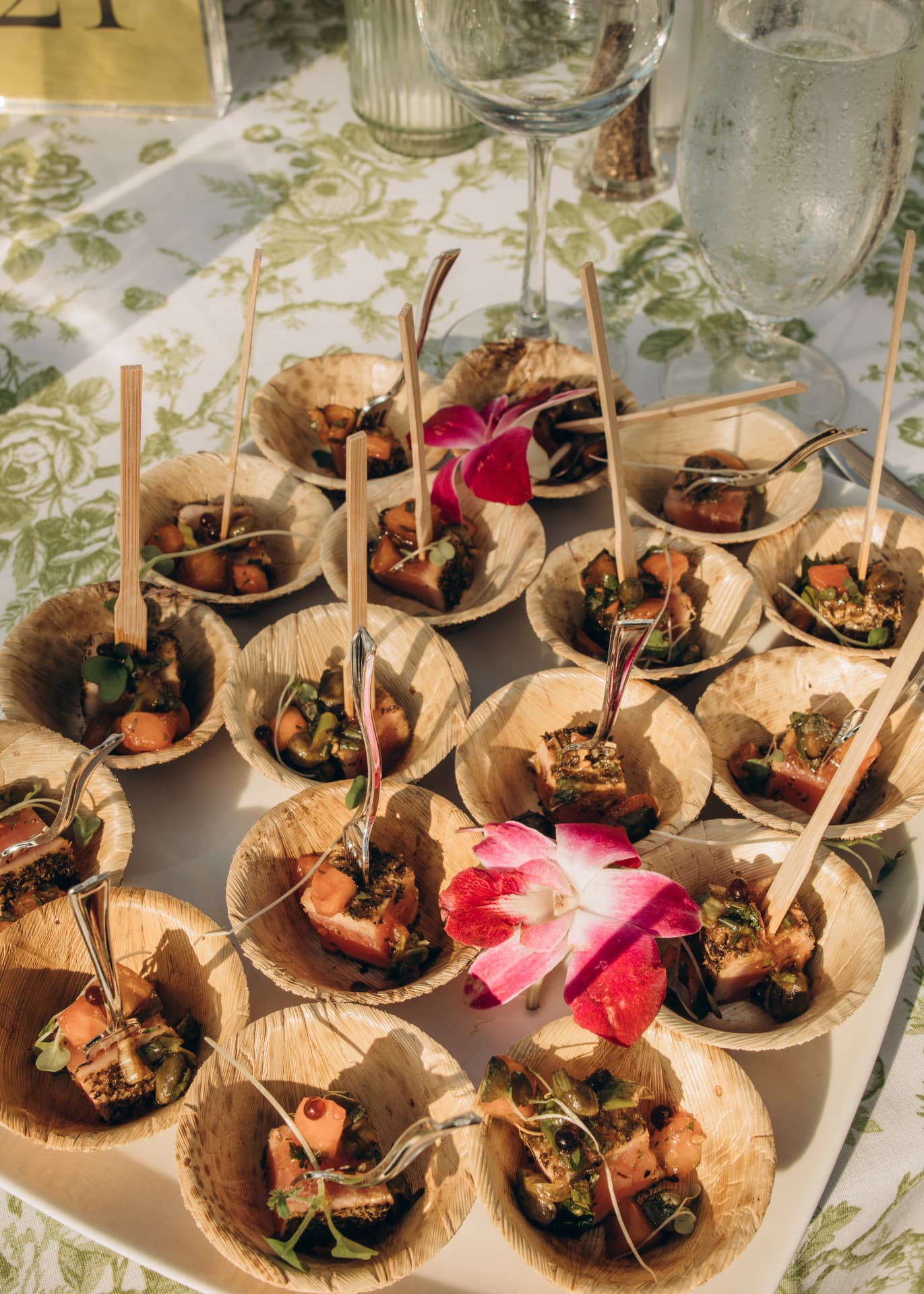 Seared tuna tasting bites served in bamboo bowls